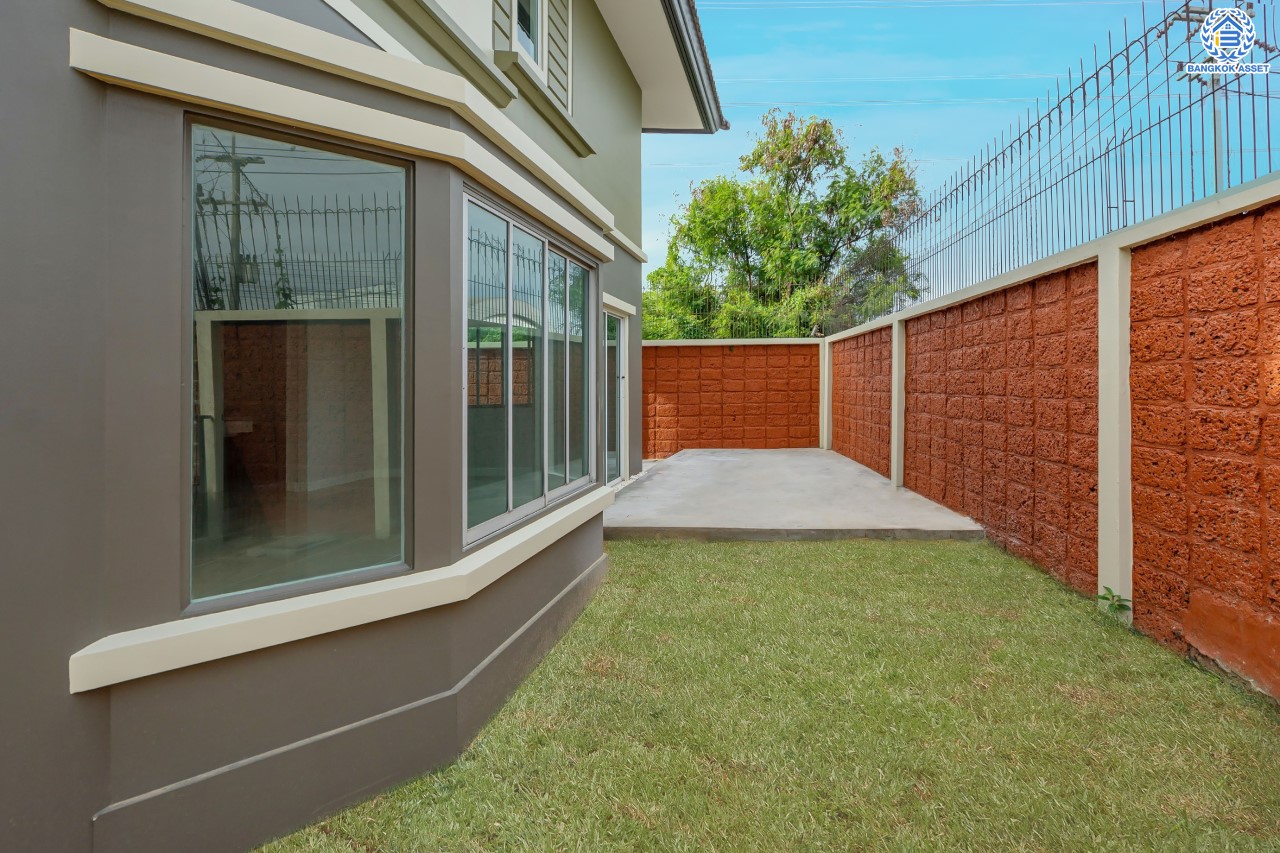 บ้านมือสองตกแต่งใหม่ แบรนด์ LH ม.ชัยพฤกษ์ เพชรเกษม81 พร้อมรองรับทุกความสุข บนเนื้อที่ 50.3 ตร.ว. ฟังก์ชัน 3 ห้องนอน 2 ห้องน้ำ 2 ที่จอด บนทำเลใกล้ The Mall บางแค รถไฟฟ้า "สถานีหลักสอง" ทางด่วน "พระราม2" และเชื่อมสู่ ถ.พุทธมณฑลสาย4 เพียง 5 นาที*